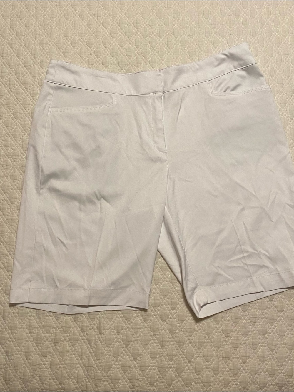 PGA Tour White Women's Golf Bermuda Shorts